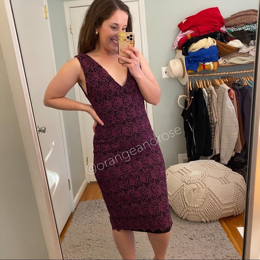 Alice + Olivia Purple Black Lace Floral Intricate V Neck MIDI Gown Dress Event 6 - Picture 5 of 16